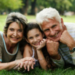 ABUELOS, ¡PROHIBIDO HACER DE PADRES!