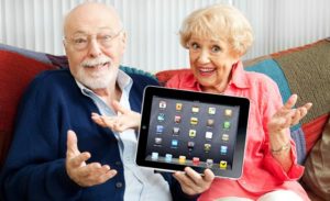 El conocimiento de la tecnología aporta ventajas en la vida de las personas mayores.