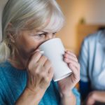 Los 4 consejos de oro para evitar un golpe de calor en personas mayores